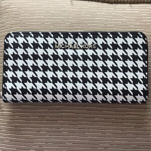 Michael Kors Houndstooth Leather Wallet